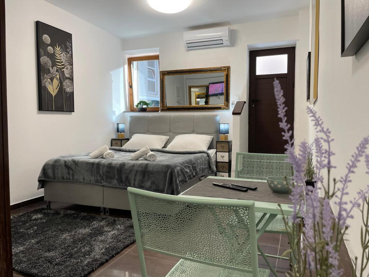 Tequila Apartments (Adults Only) Zadar Exterior photo